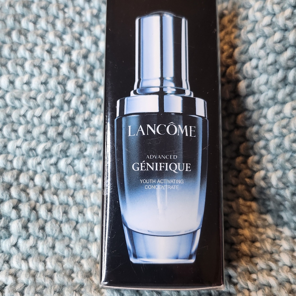 Advanced Génifique Youth Activating Concentrate - Black and Silver